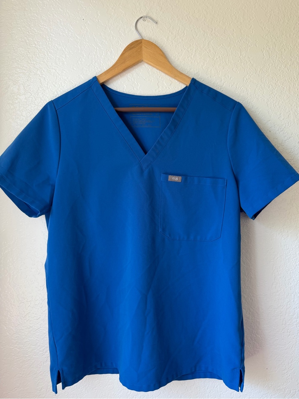 Figs Technical Collection V-Neck Scrub Top in Royal Blue Size M